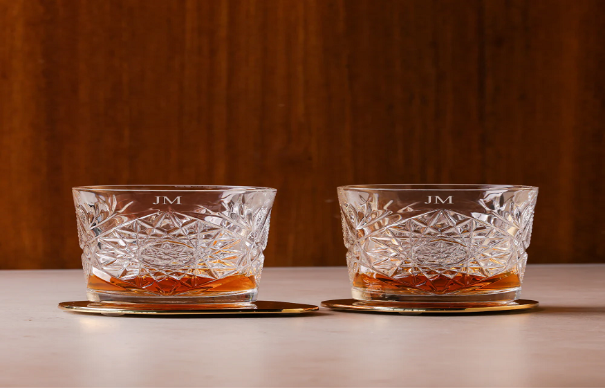 A Mark of Distinction: The Engraved Whiskey Decanter Every Gentleman Should Own